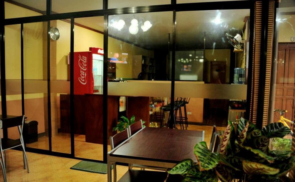 Antonio'S Apartelle & Suites General Santos City Экстерьер фото
